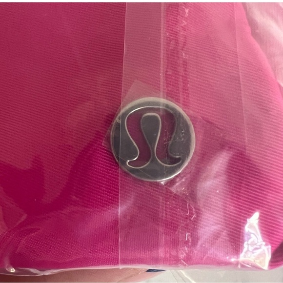 NWT Lululemon Sonic Pink Everywhere Belt Bag 1L - Picture 7 of 11
